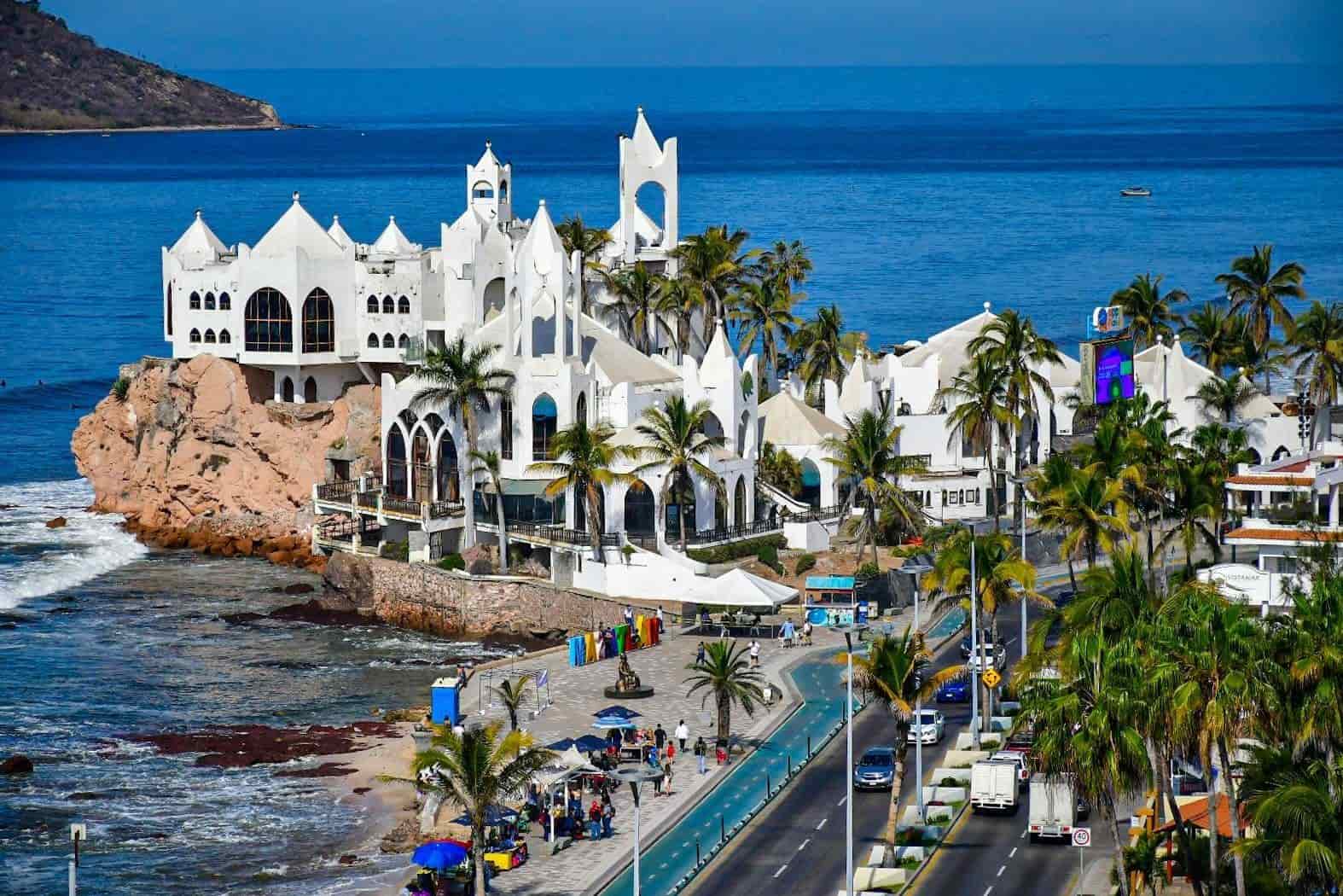 valentinos-el-castillo-iconico-de-mazatlan-de-los-anos-70-5 (1) Malecon Mazatlán